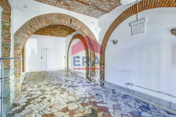 Locale Commerciale via Guido Baccelli 56/60, Civitavecchia