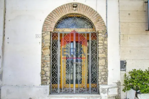 Locale Commerciale via Guido Baccelli 56/60, Civitavecchia