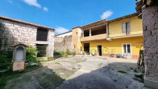Casa Indipendente via, Macerata Campania