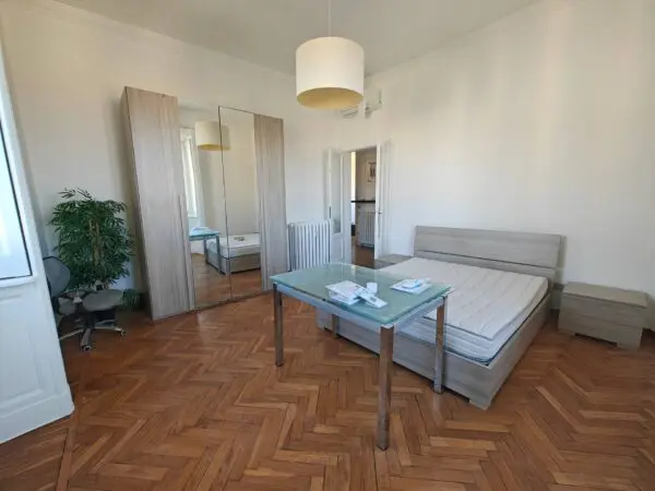 Appartamento via Spartaco 38, Milano