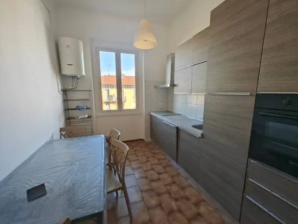 Appartamento via Spartaco 38, Milano