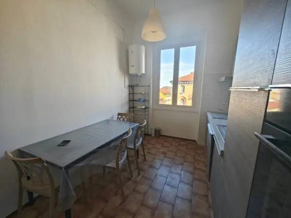 Appartamento via Spartaco 38, Milano
