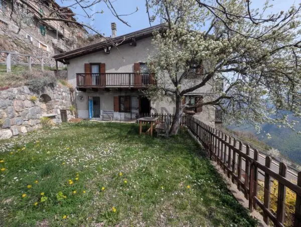Appartamento via, Volano