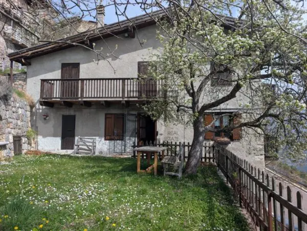 Appartamento via, Volano