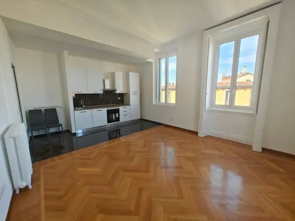Appartamento via Spartaco 38, Milano