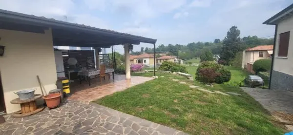 Villa via Ticino, Varallo Pombia