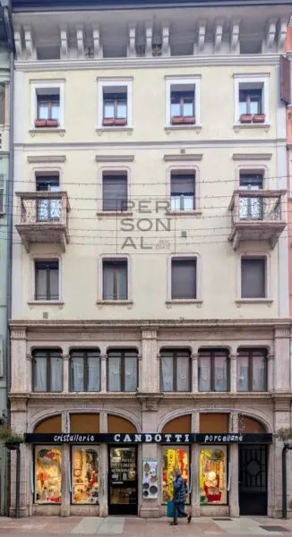 Negozio via San Pietro 11, Trento