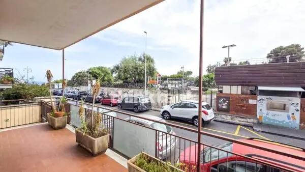 Appartamento via Francesco Crispi, Aci Castello