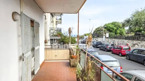Appartamento via Francesco Crispi, Aci Castello