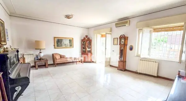 Appartamento via Francesco Crispi, Aci Castello