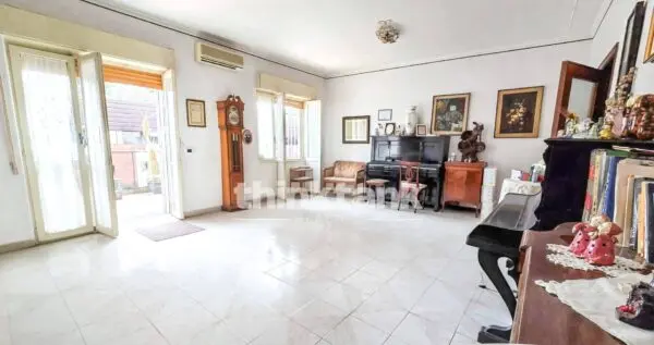 Appartamento via Francesco Crispi, Aci Castello