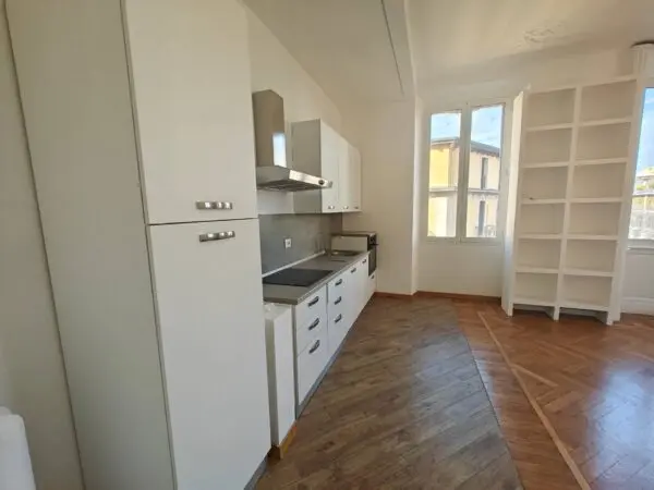 Appartamento via Spartaco 38, Milano