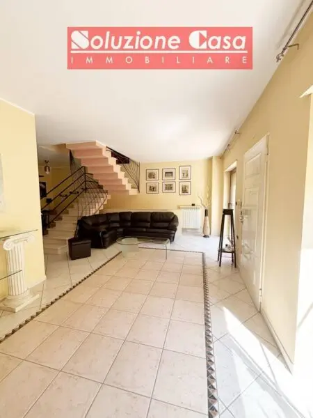 Villa via Piano San Giovanni, Canosa Di Puglia
