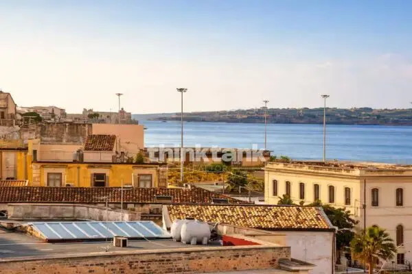 Appartamento via Albania, Siracusa