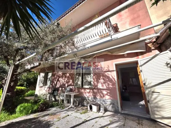 Villa C.da Postoleone, Graniti