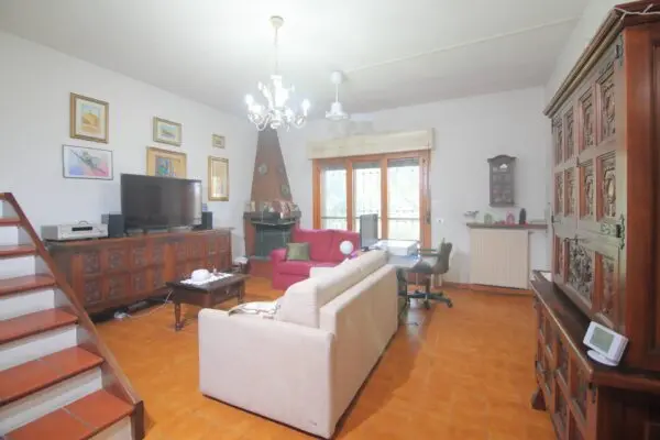 Villa via Giulio Belvederi 44, Roma