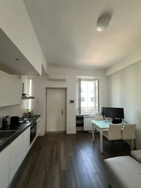 Appartamento via Costanzo Cantoni 9, Milano