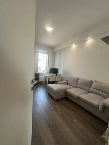 Appartamento via Costanzo Cantoni 9, Milano