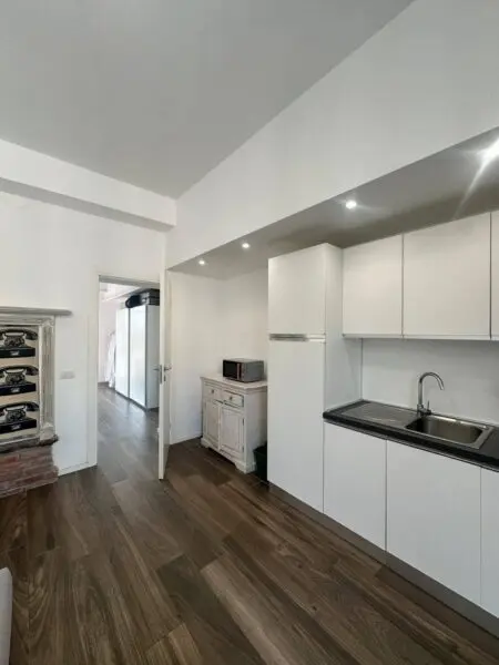 Appartamento via Costanzo Cantoni 9, Milano