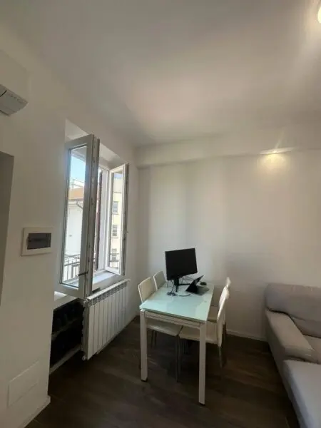 Appartamento via Costanzo Cantoni 9, Milano