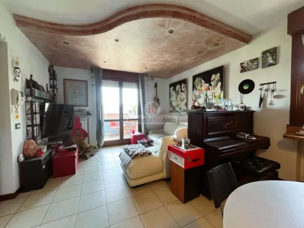Appartamento via Ruffilli, Zimella