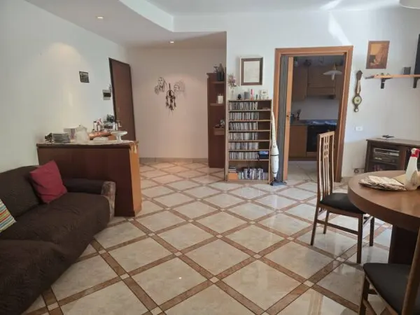 Appartamento via Cividale Del Friuli 15, Milano