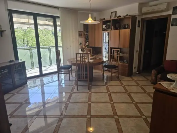 Appartamento via Cividale Del Friuli 15, Milano