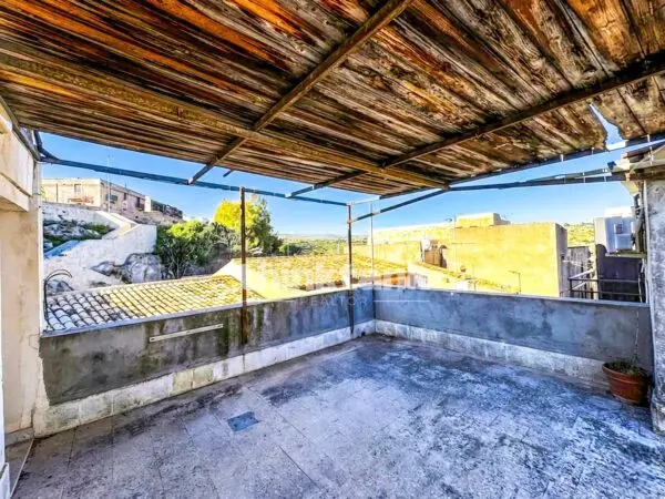 Villa via Angelo Cavarra, Noto
