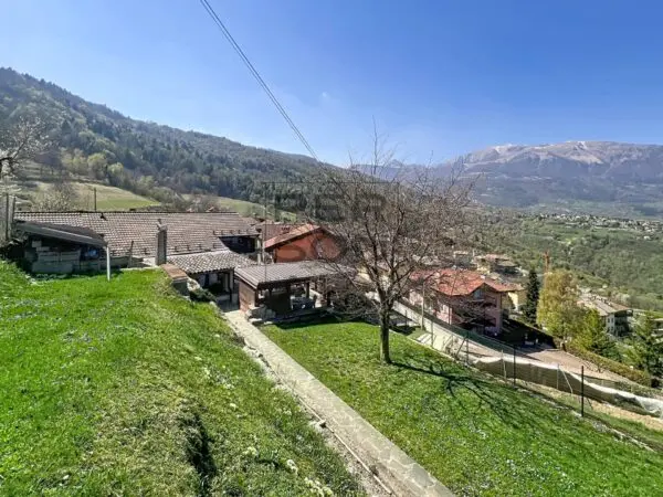 Casa Indipendente via, Volano