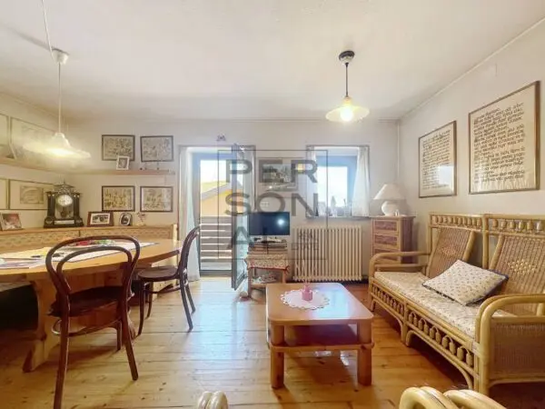 Casa Indipendente via, Volano