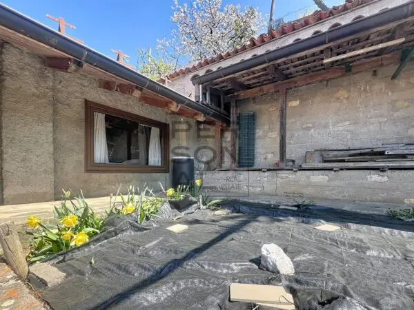 Casa Indipendente via, Volano
