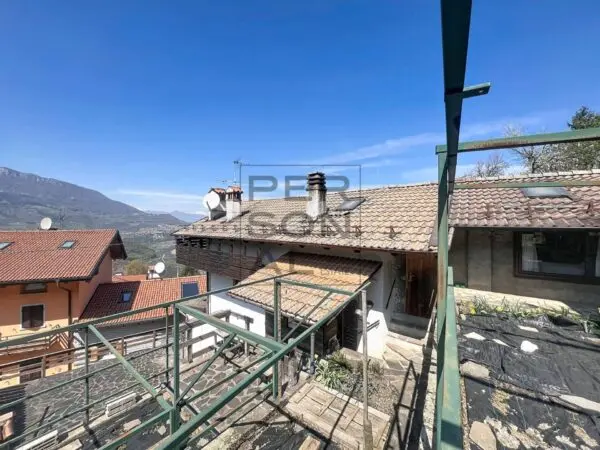 Casa Indipendente via, Volano