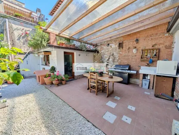 Casa Semindipendente piazza Statuto, Pietrasanta