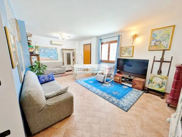Casa Semindipendente piazza Statuto, Pietrasanta