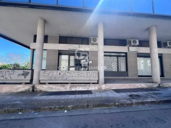 Locale Commerciale via Corigliano 1, Galatina
