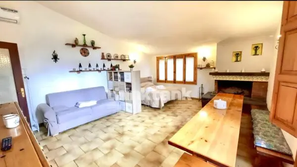 Villa via Silvio Pellico, Aci Sant'Antonio