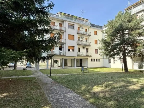 Quadrilocale via Giuseppe Mazzini 26, Ozzano Dell'Emilia