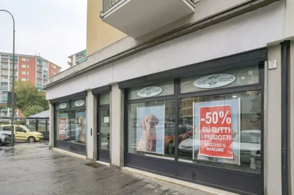 Negozio piazza Respighi 5, Torino