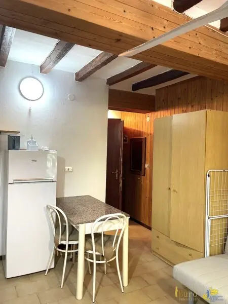 Monolocale piazza Le Inzani 20, Parma