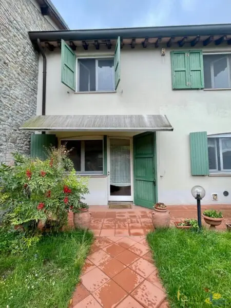 Villa A Schiera strada Chiaviche 58, Parma