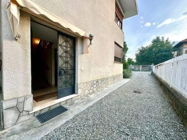 Porzione Di Casa via Torino 26, Nole
