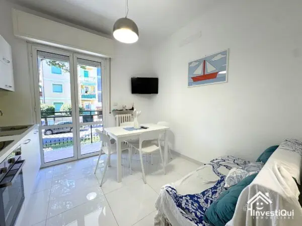 Bilocale viale Della Repubblica 91, Pietra Ligure