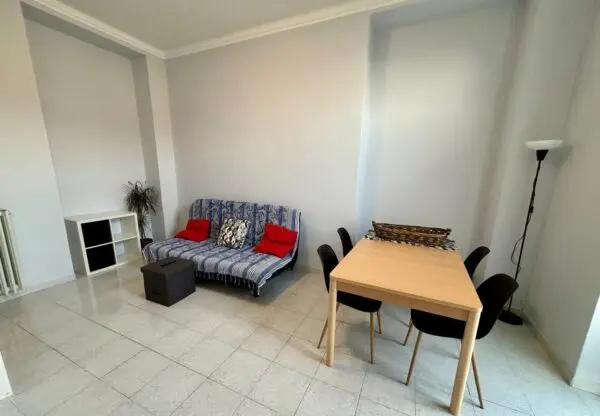 Bilocale via Tunisi 105, Torino