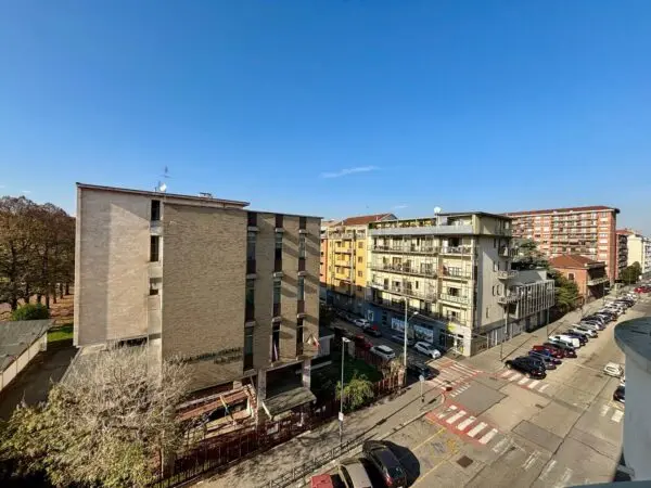 Bilocale via Tunisi 105, Torino