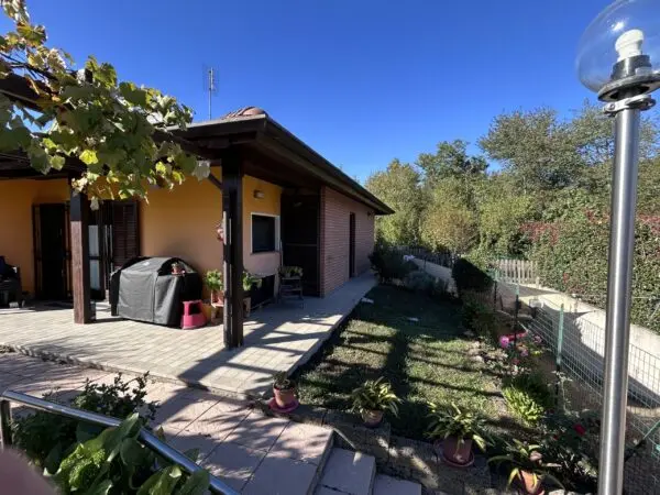 Villa via Caravaggio 44, Bruino