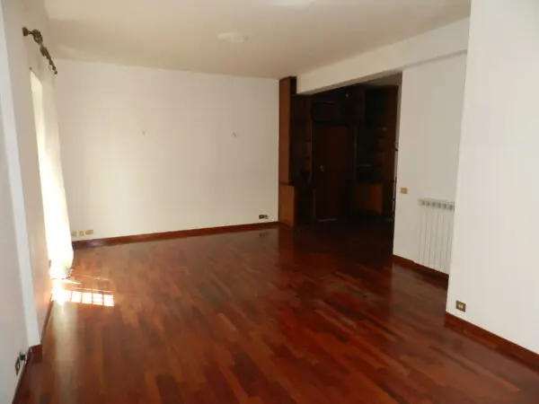 Quadrilocale via Mario Canavari 11, Roma