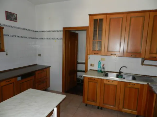 Quadrilocale via Mario Canavari 11, Roma