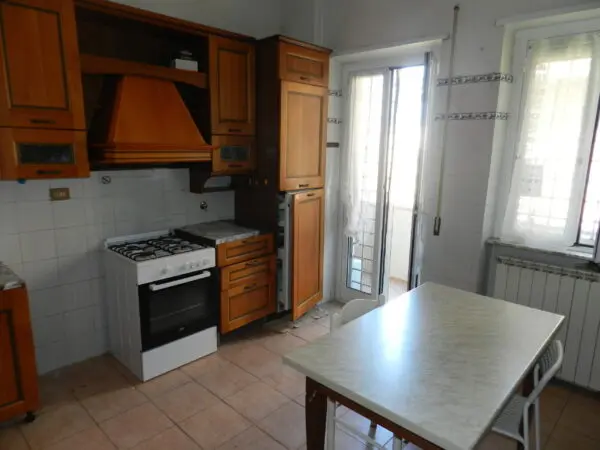 Quadrilocale via Mario Canavari 11, Roma