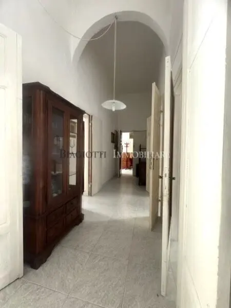 Quadrilocale via Salvino Salvini 46, Livorno