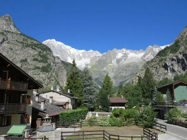Quadrilocale strada Plan Gorret, Courmayeur
